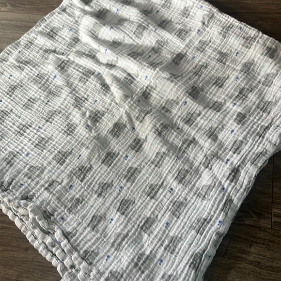 Aden + anais elephant blanket - Picture 1 of 2